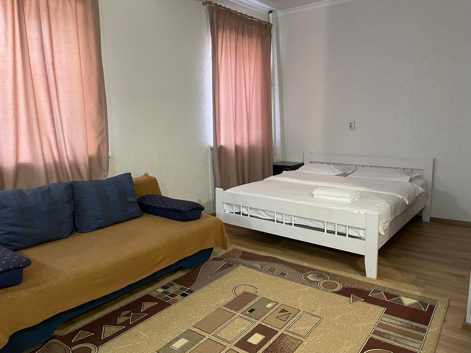 הוסטל אלמטי Fiveseasons מראה חיצוני תמונה